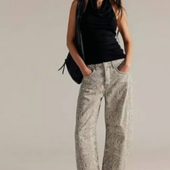 We The Free Good Luck Snake Print Barrel Jeans - Size 25 NWT - Picture 5 of 11